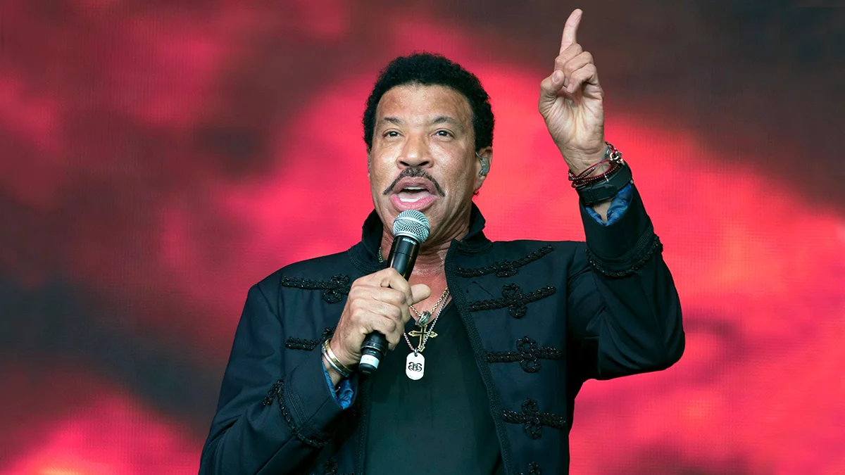 Bye bye, band: deze 10 bekende artiesten gingen succesvol solo!