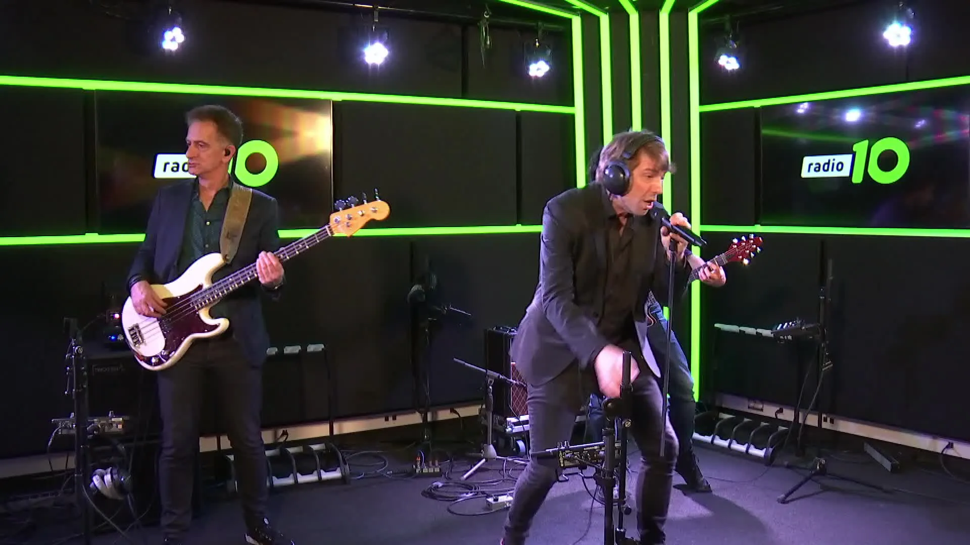 Queen Must Go On - I Want It All