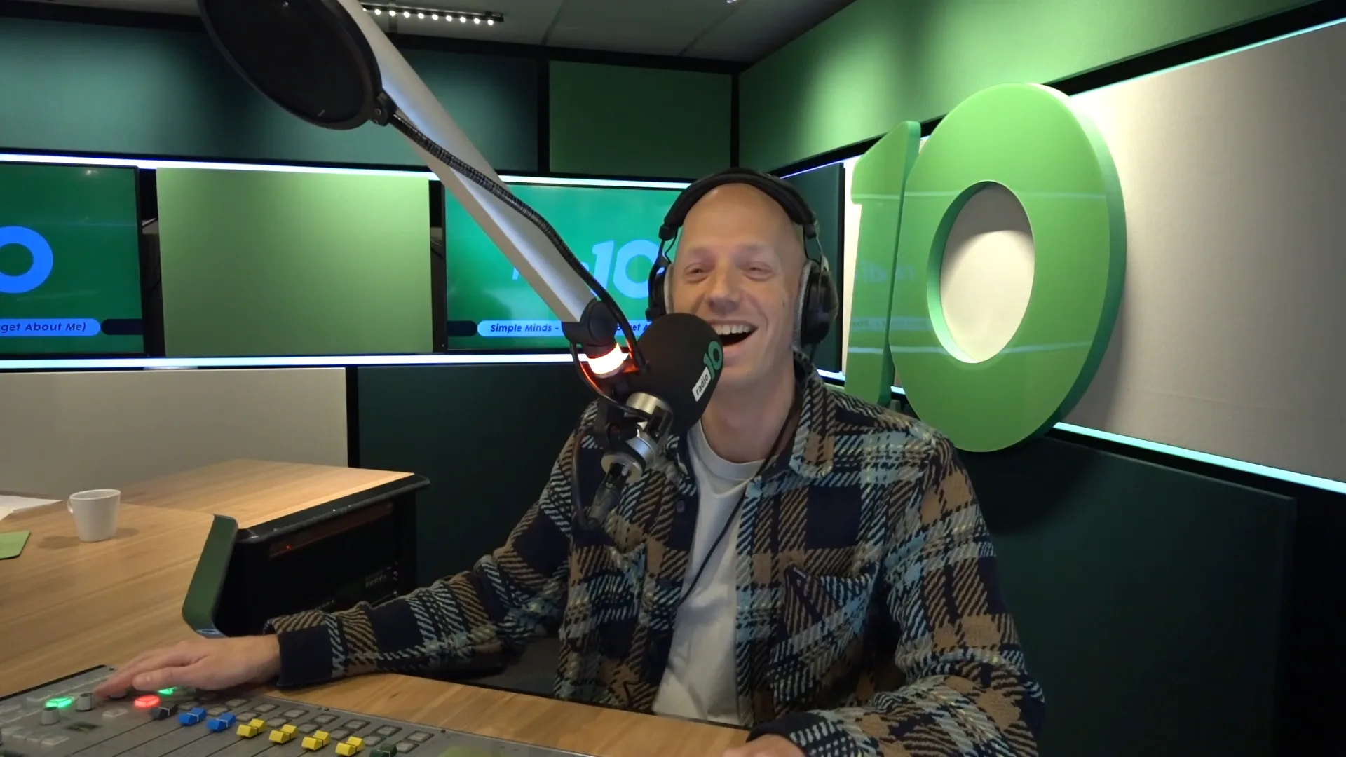 Madeliefs Meezinger: Welke grote hit zingt de dochter van Lex?