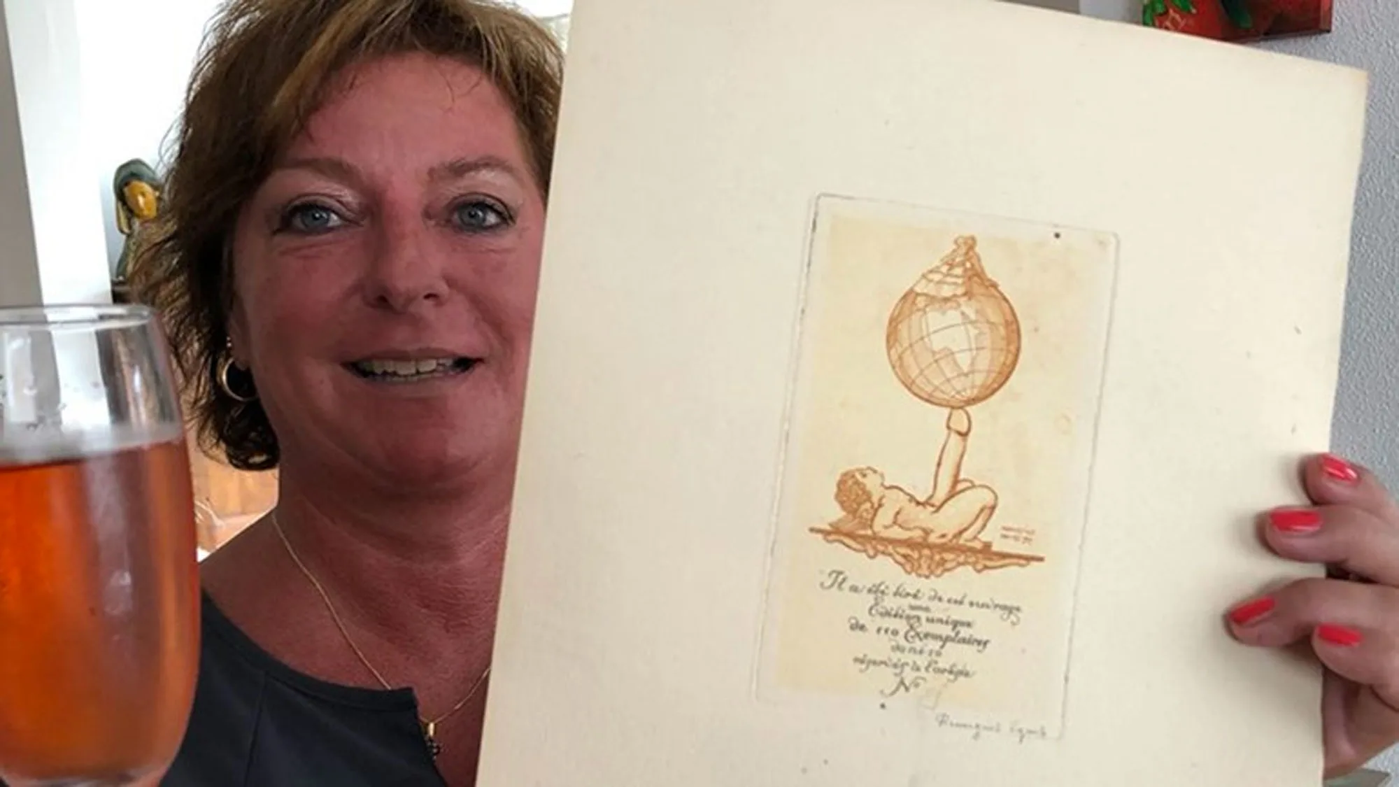 Monique heeft map met stokoude, maar waardevolle porno