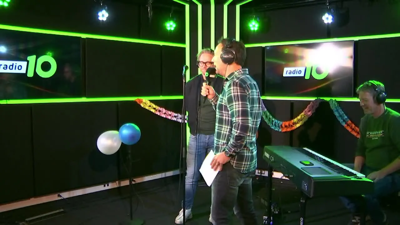 Guus Meeuwis - 'Geef Mij Je Angst' live bij Ekdom in de Morgen