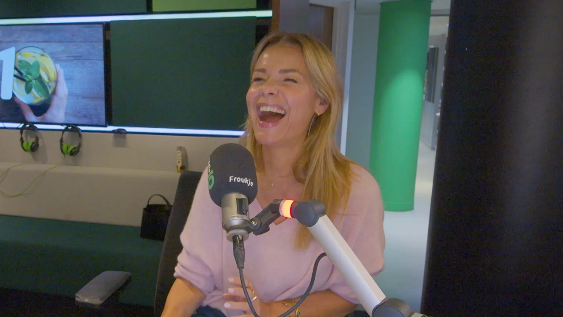 Moet Jacob zijn relatie verbreken door de looks van zijn schoonmoeder?!