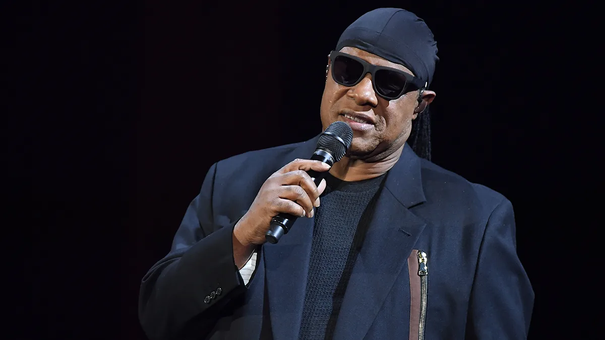 5 bizarre complottheorieën over artiesten