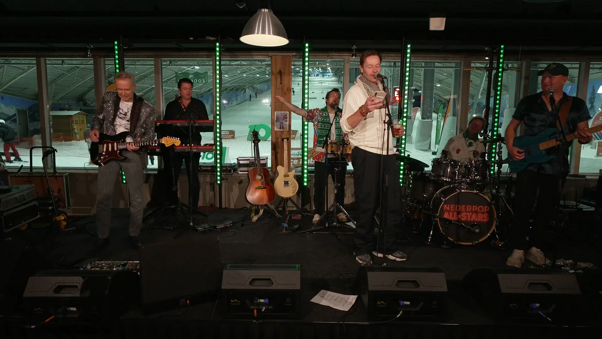 Gijs zingt Suzanne live op de Dag van 10!