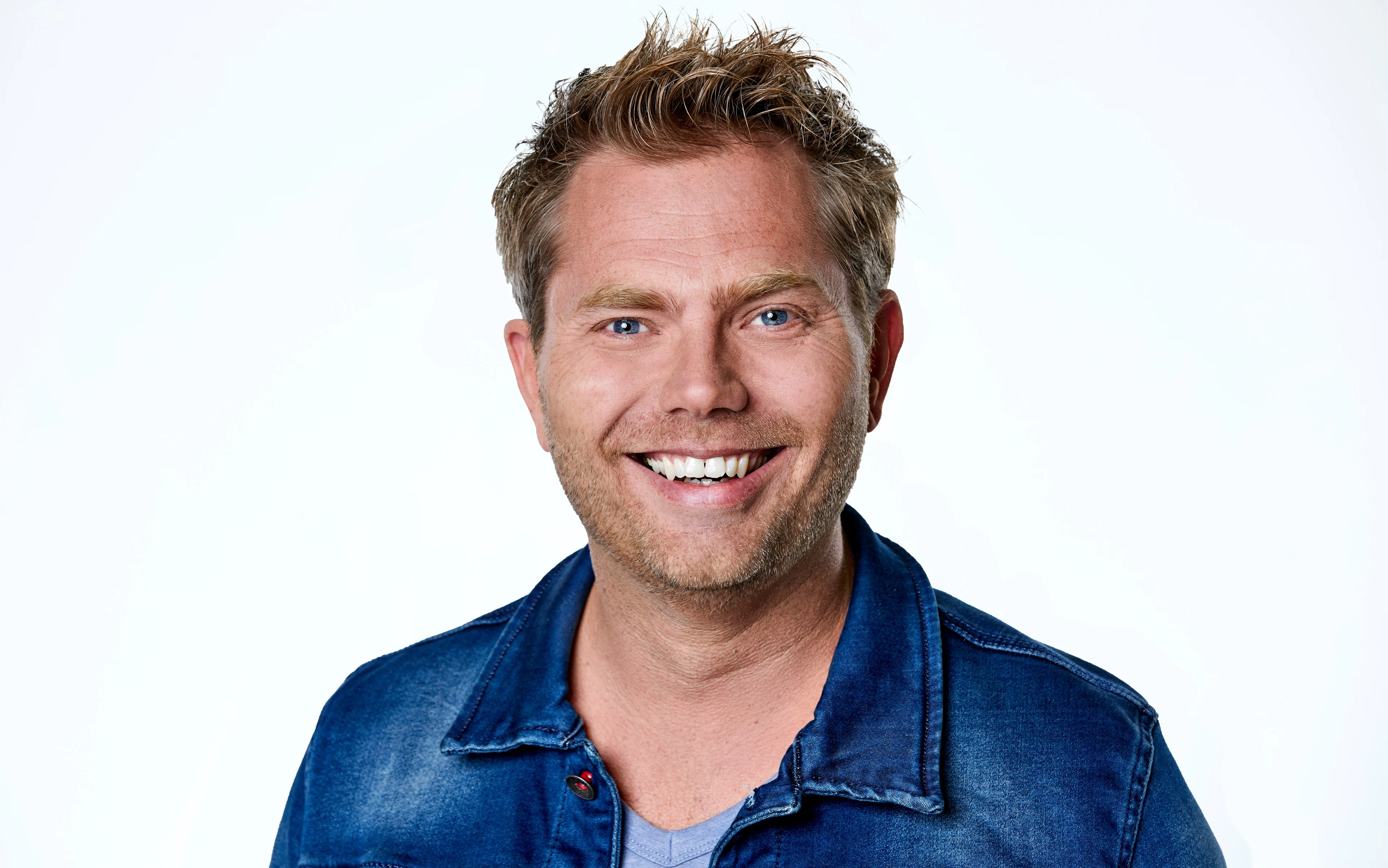 Test je kennis over nummer 1-hits met de Radio 10 Muziekquiz en win een speaker!