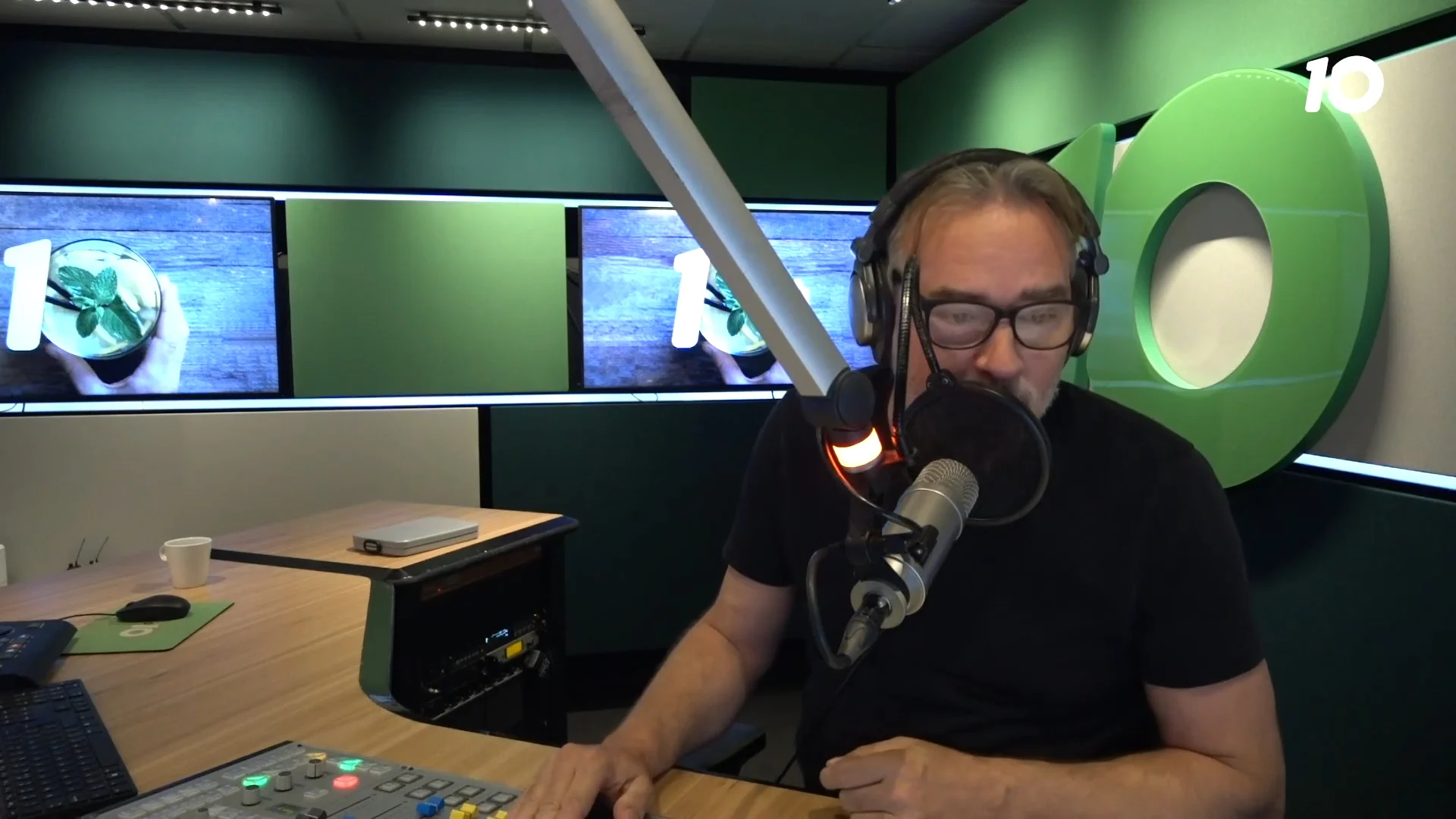 Caro en Rudmer kopen het goedkoopste huis op Funda