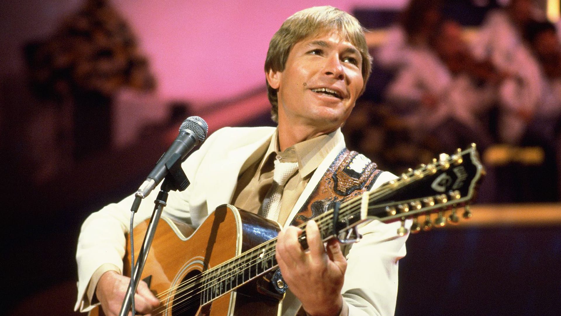 Deze 10 verschillende hits bestaan uit precies 4 dezelfde akkoorden!