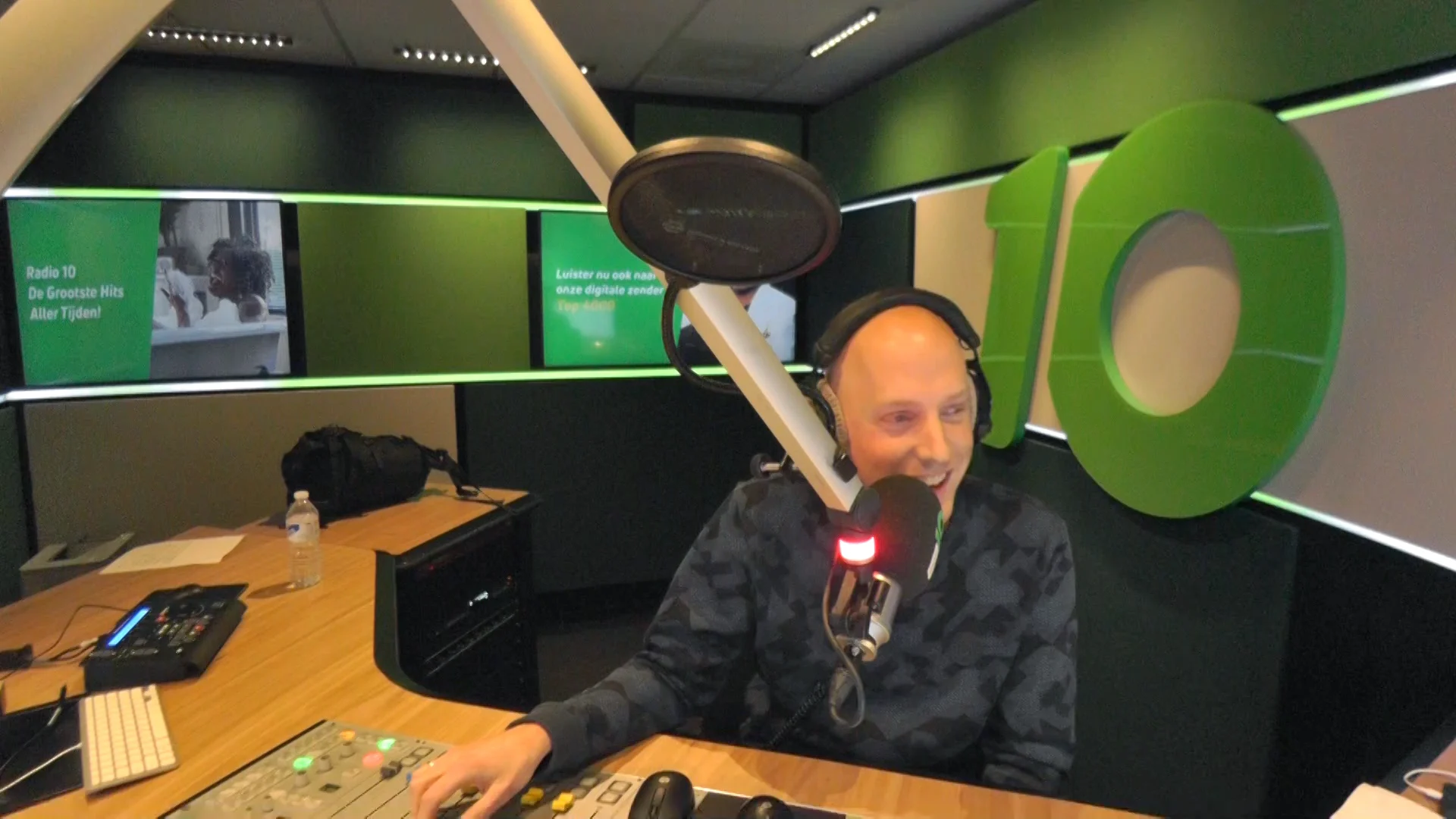 Lex neemt luisteraar in de maling