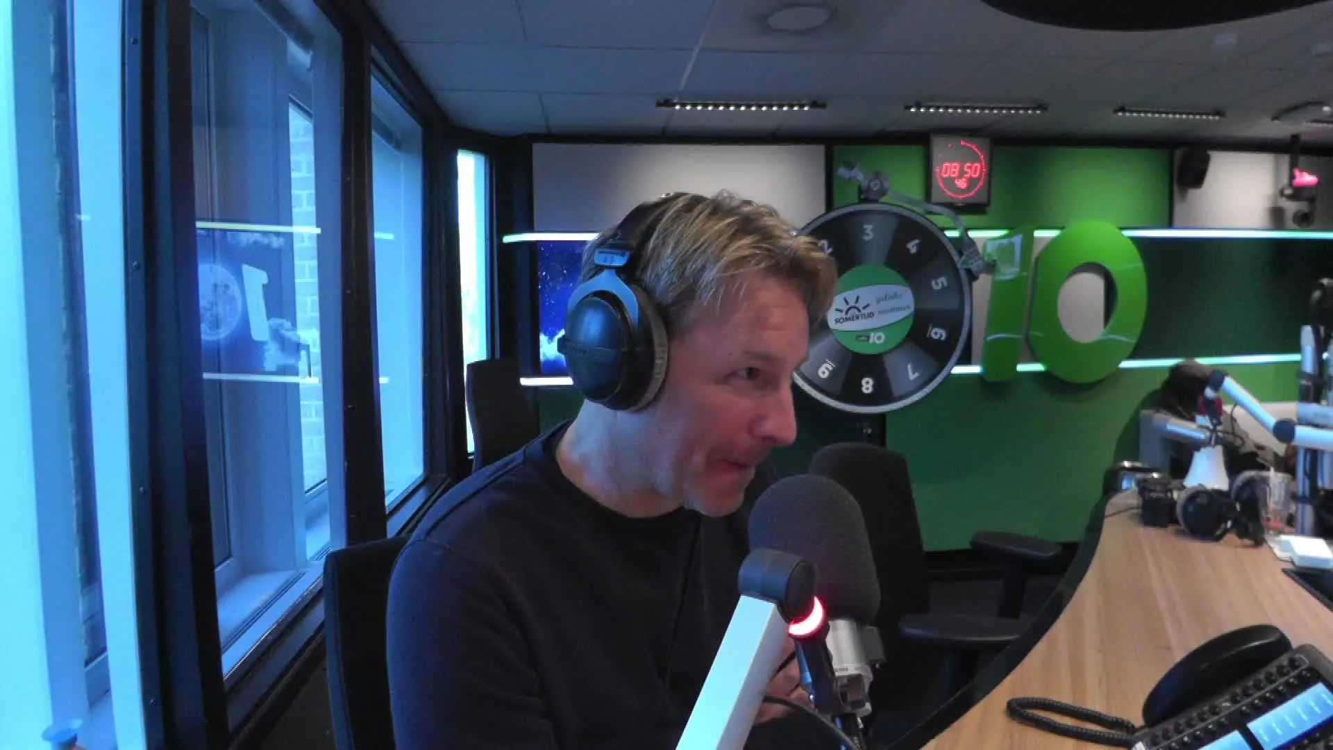 Viktor Brand speelt Ouder Of Nieuwer voor de Dierenbescherming