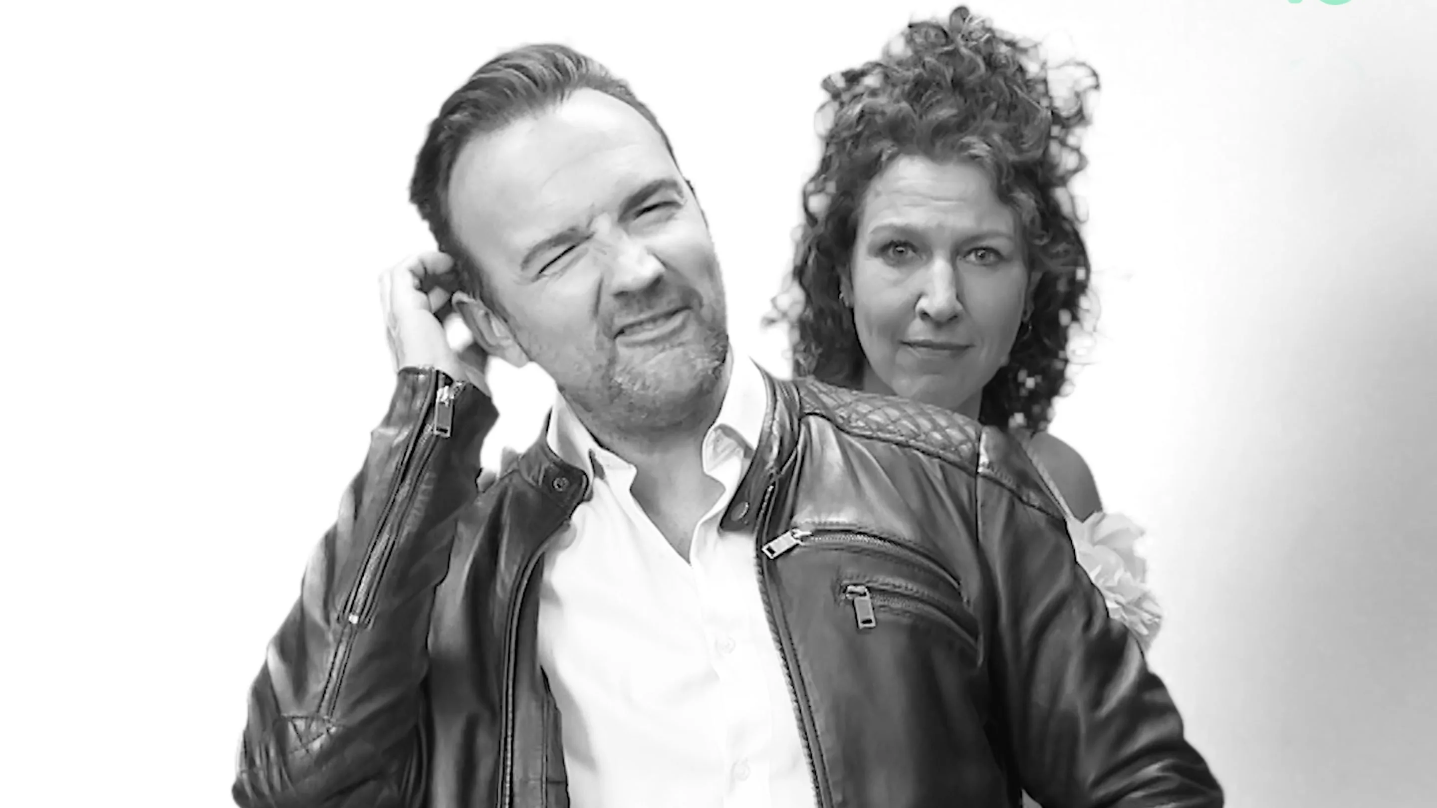 Gerard en Evelien maken tropische vakantieremix mét clip!