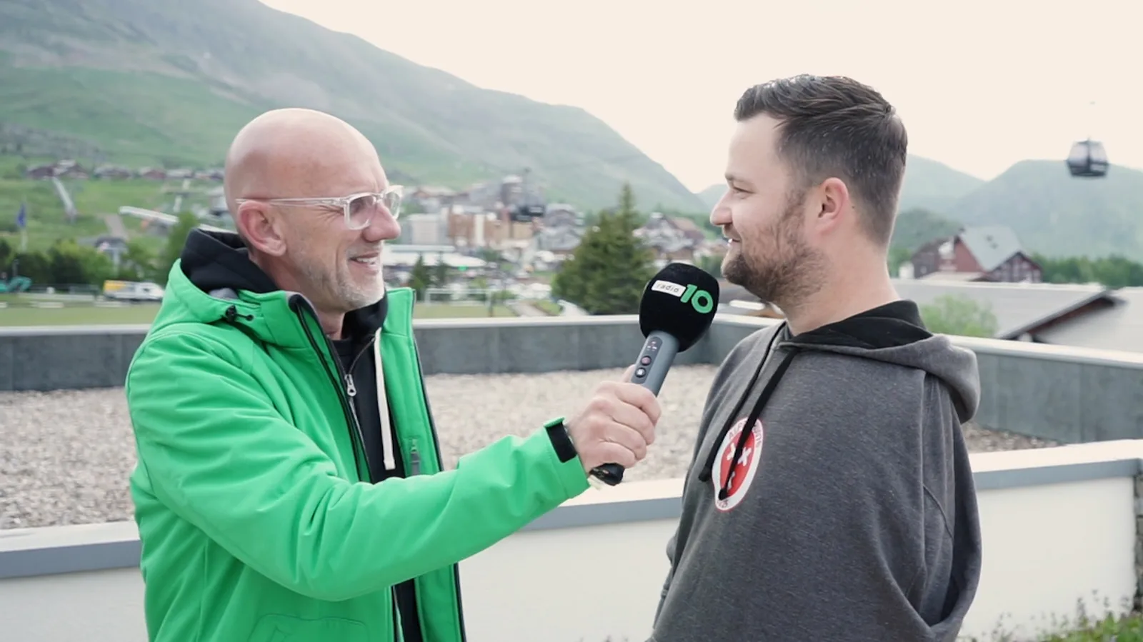 Thijs heeft één arm, maar beklimt vier keer de Alpe d'Huez