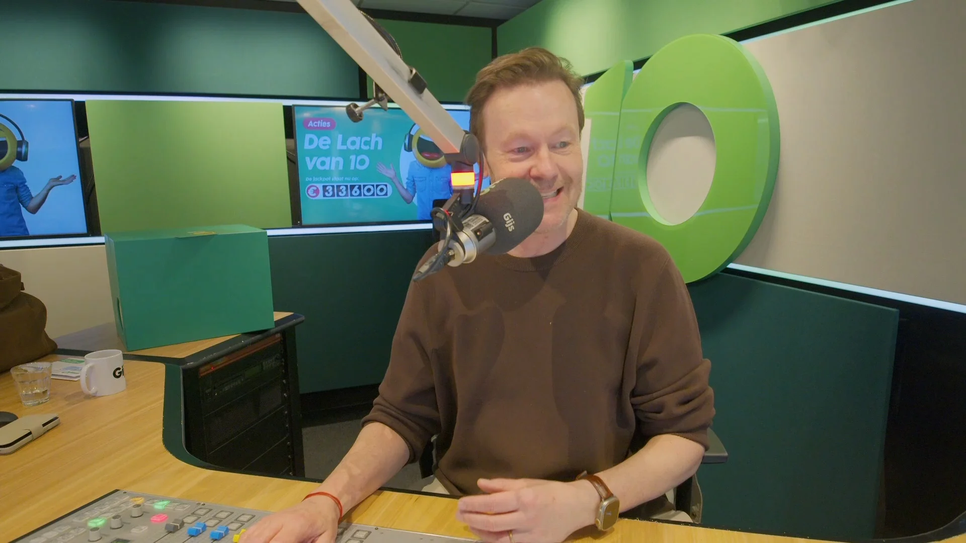 Brengt deze derde hint je dichter bij De Lach van 10?