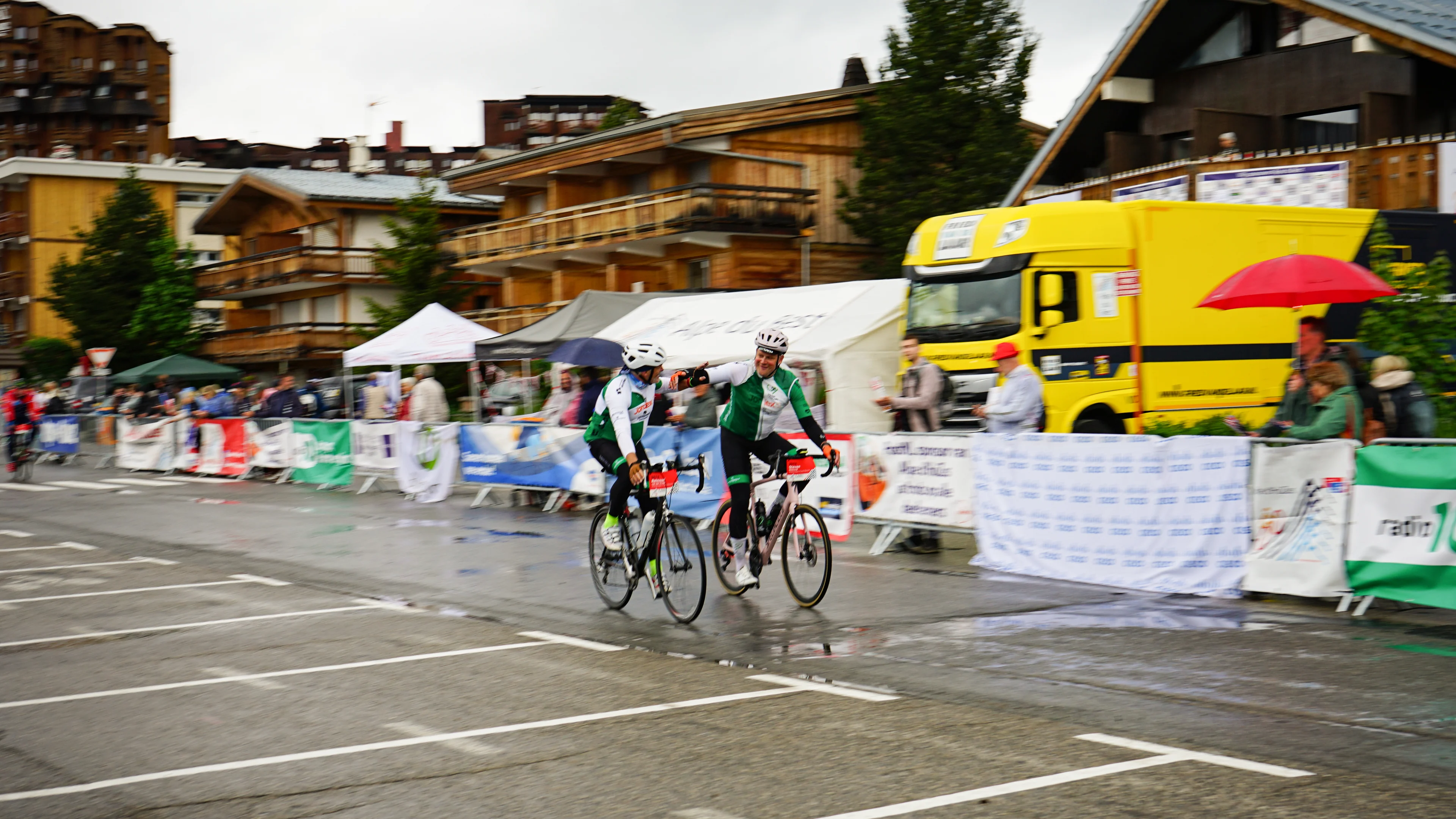 Radio 10 support Alpe d'HuZes