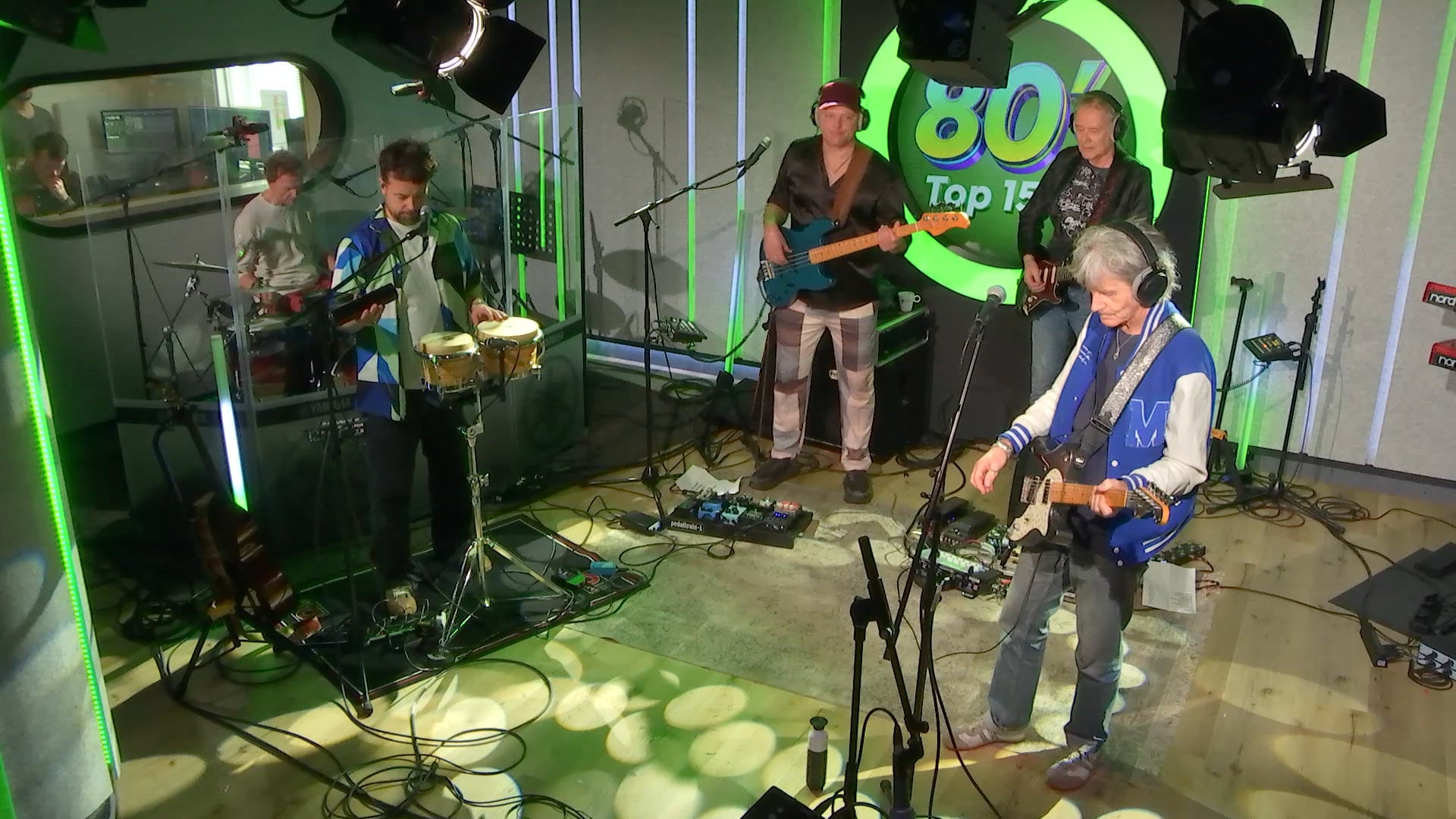 Erik Mesie live met Toontje Lager-hit Stiekem Gedanst