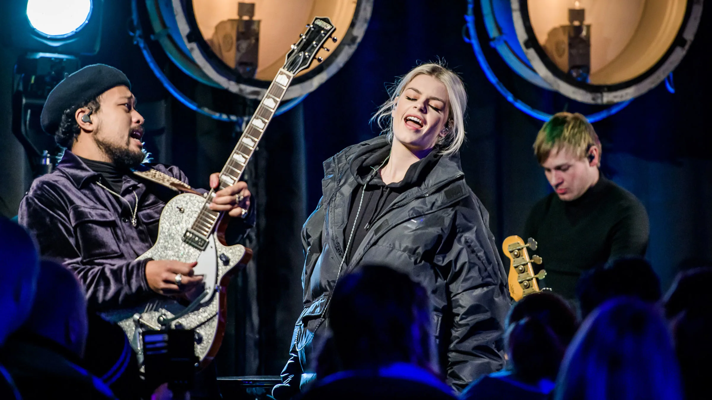 Davina Michelle betovert het publiek bij de Ekdom in de Morgen Winter BBQ