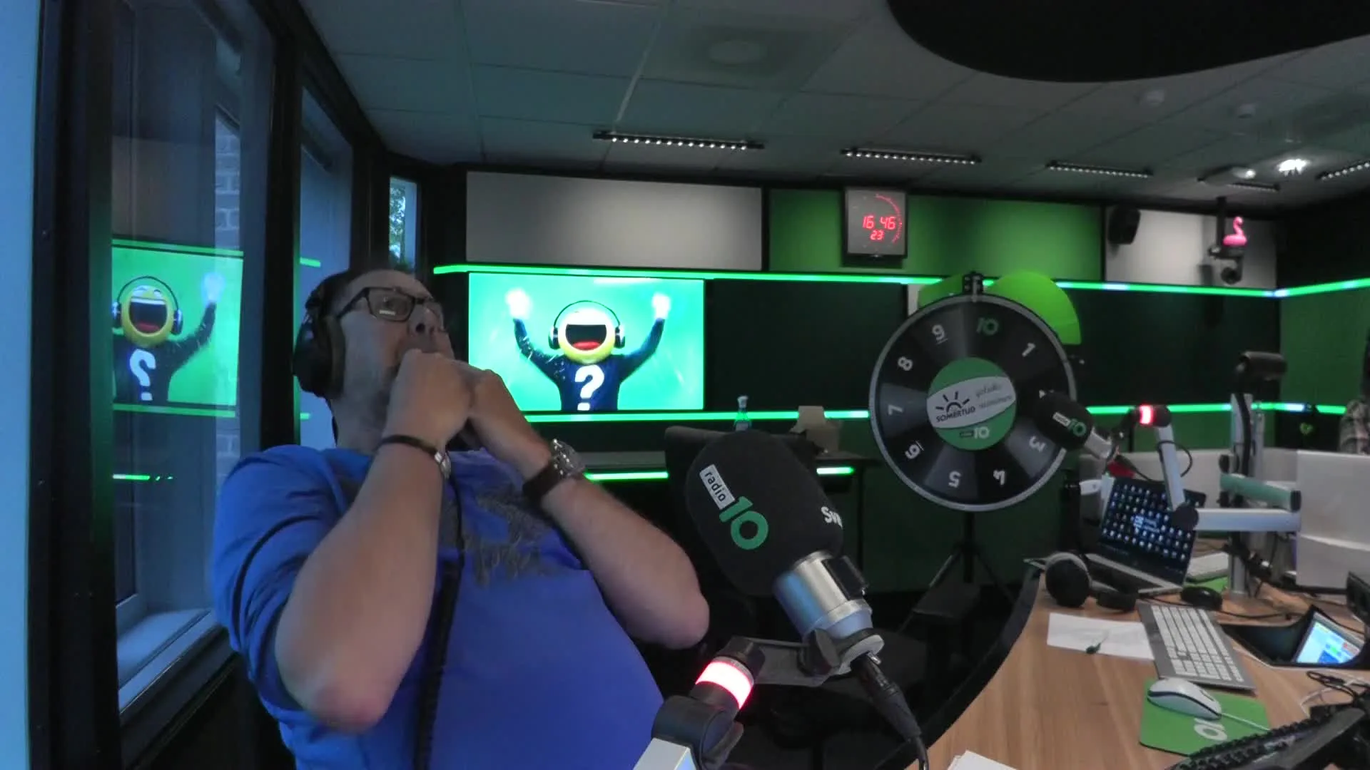 Carola wint de eerste Lach van 10!