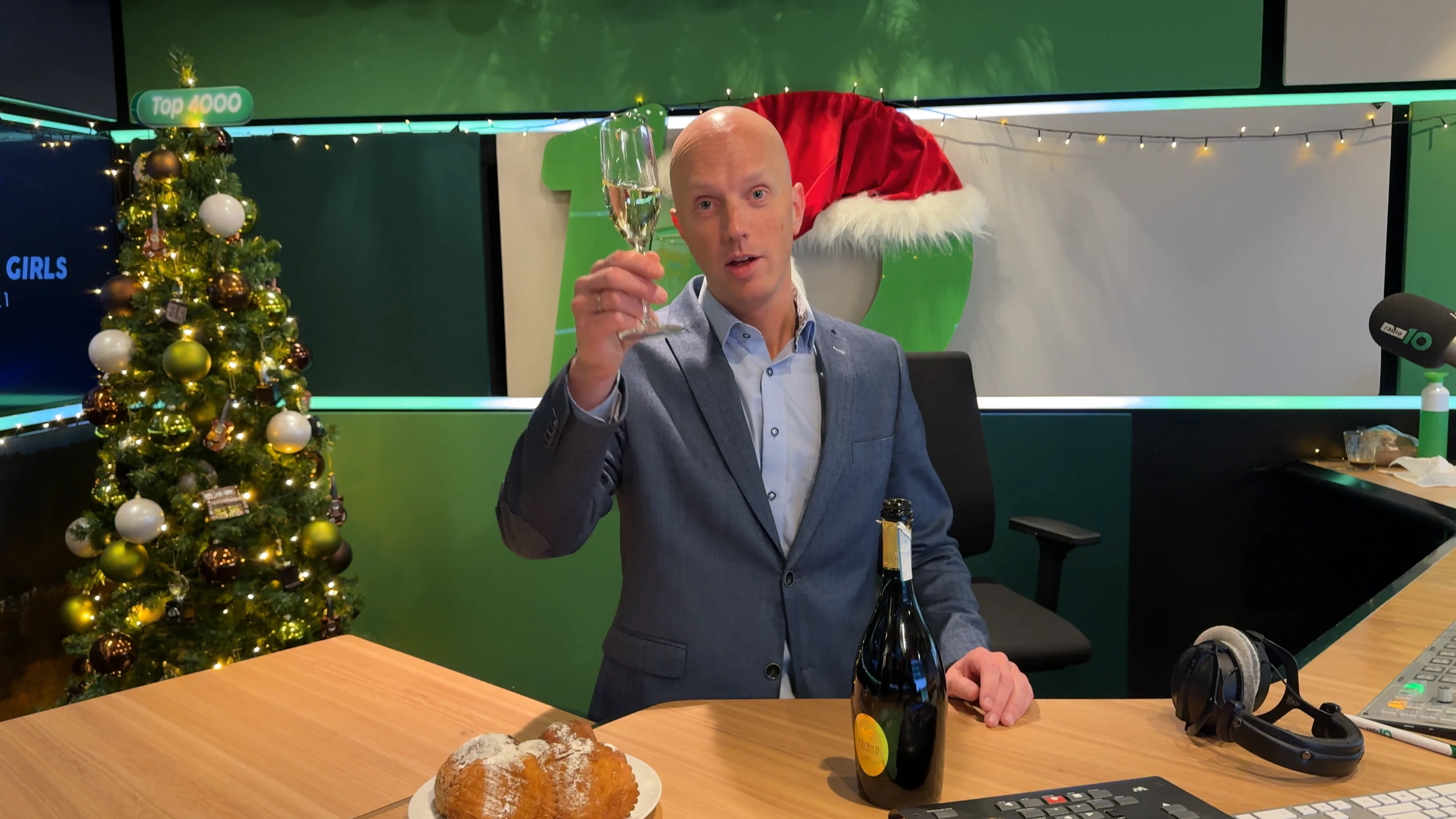 Proost! Op de onvergetelijke momenten van 2024 uit De Radio 10 Ochtendshow!