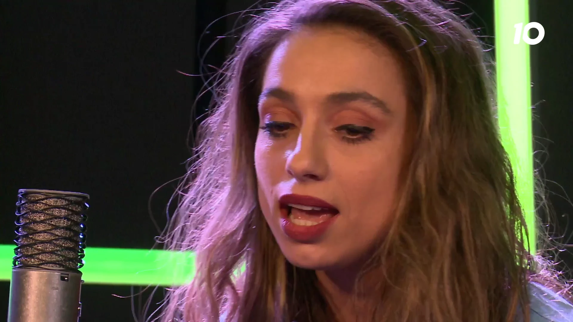 'Cold Little Heart' van Michael Kiwanuka in de uitvoering van Nona