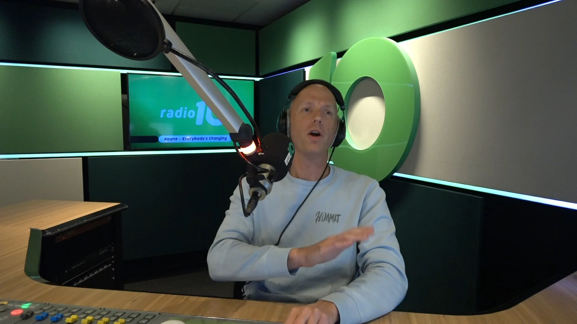 Najib Amhali over podcast, regie-ambities en zijn theatertour