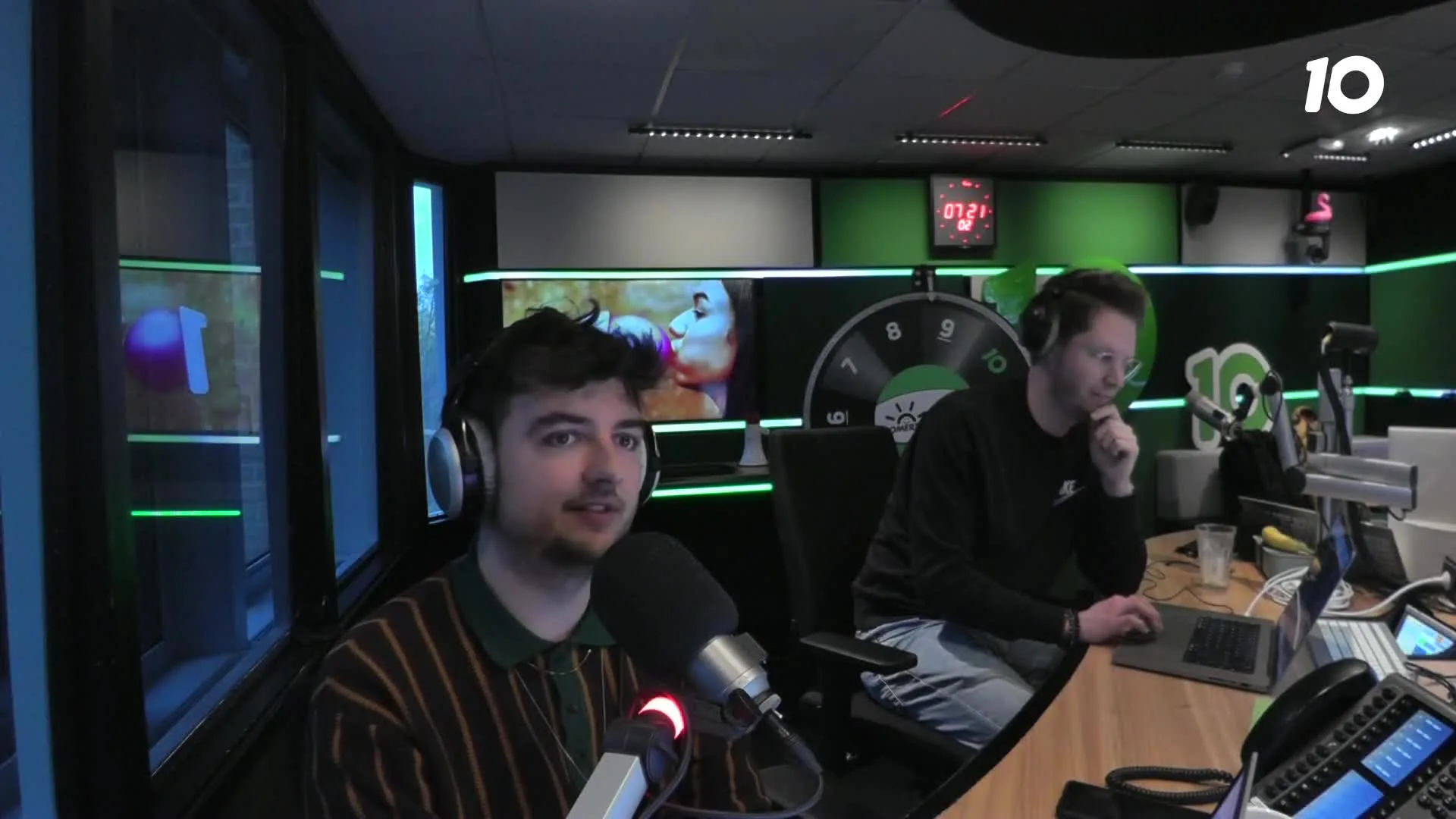 Laat Henk het maar bij het nieuws lezen houden!