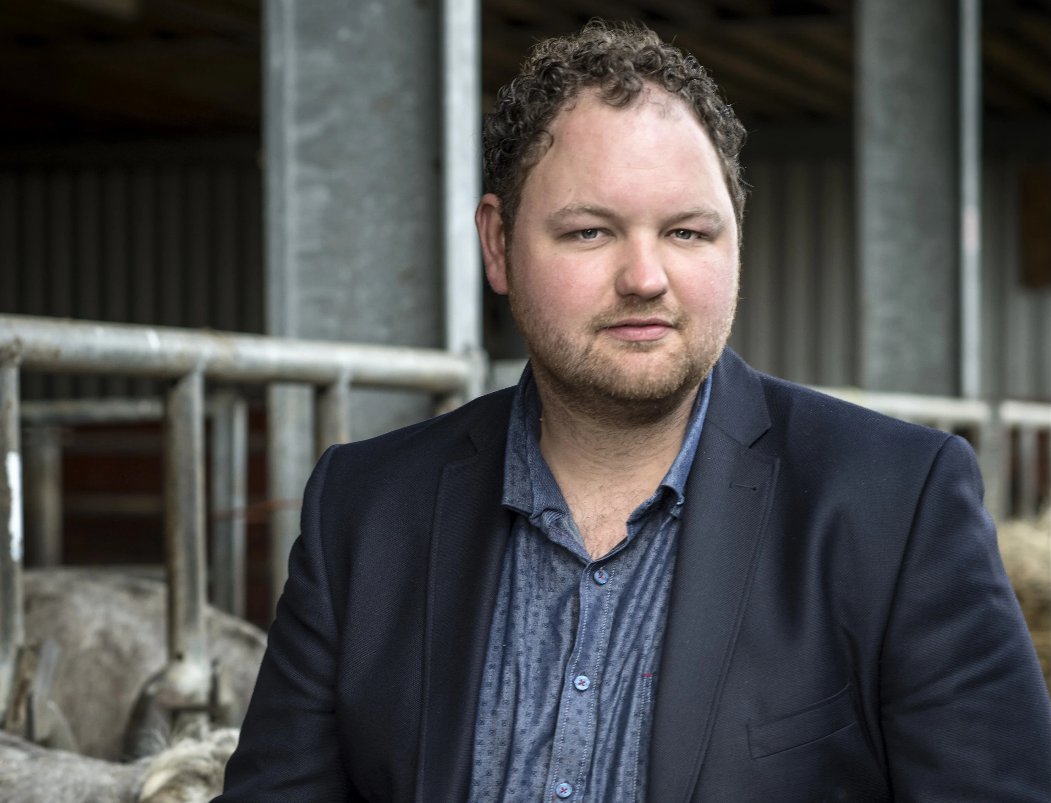 Gediskwalificeerde Boer Remco reageert hilarisch op 'innig contact' met dames 