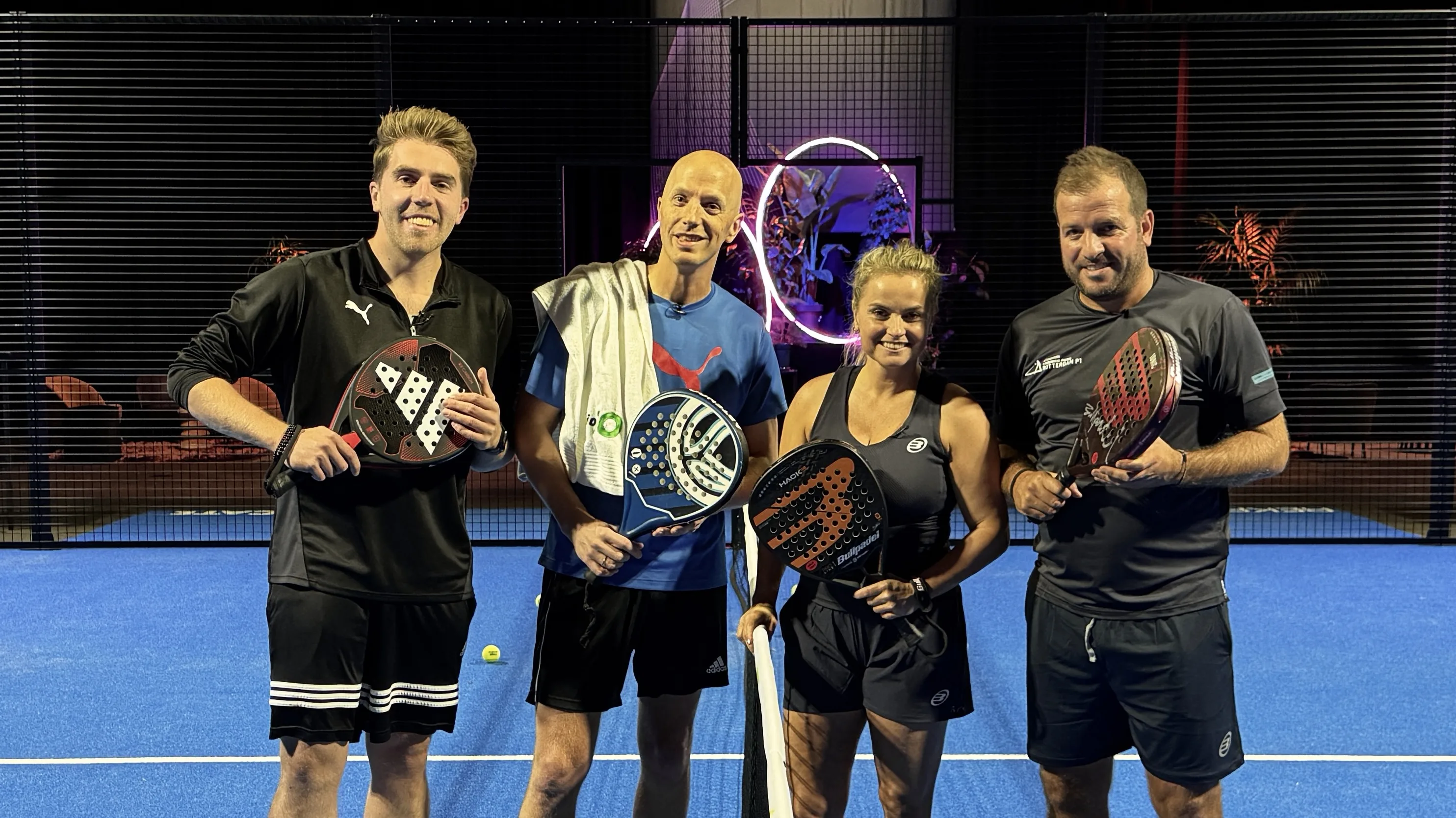 Lex gaat de strijd aan tegen Fatima en Rafael: is padel een hobby of een sport?