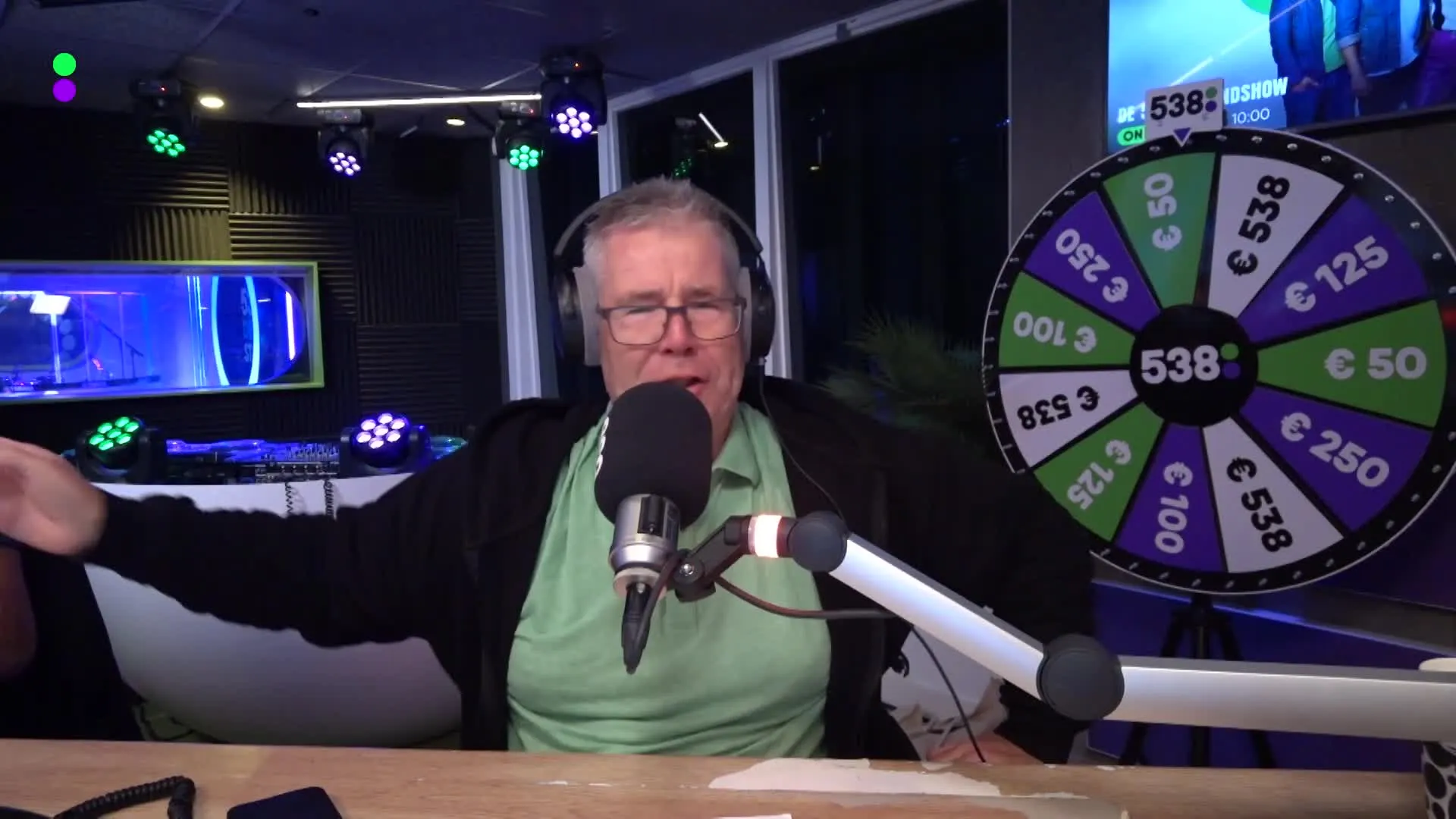 Rick wint per ongeluk erotisch pakket op VakantieVeilingen