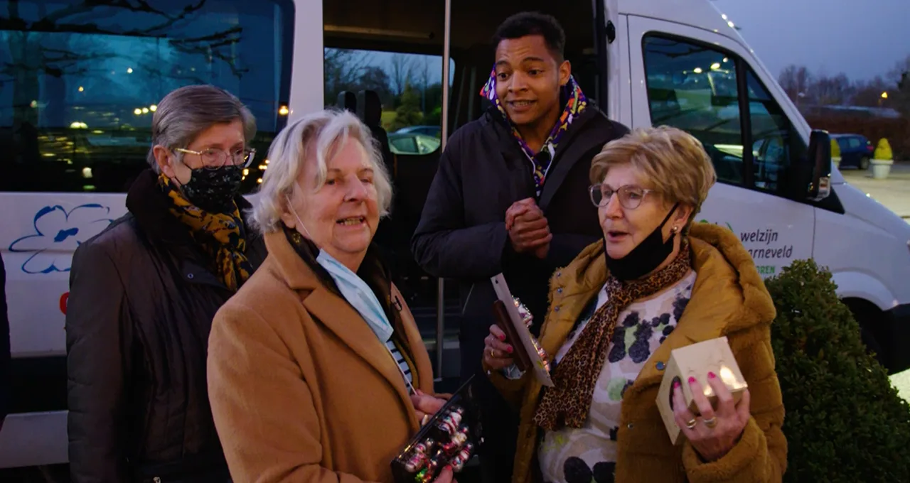 Missie geslaagd: een bus voor het Nationaal Ouderenfonds