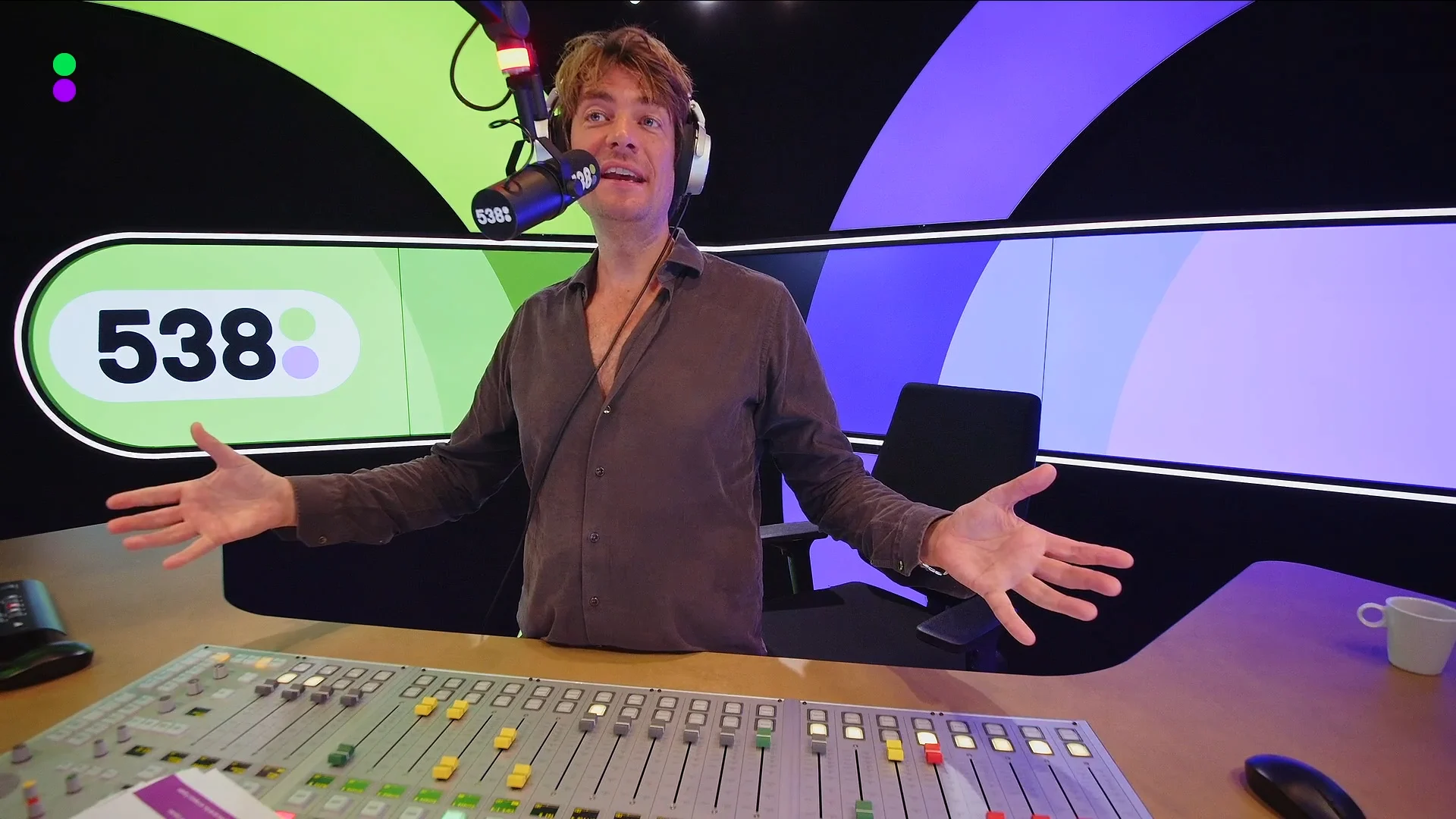 Douwe Bob over de nieuwe talentenjacht Unplugged