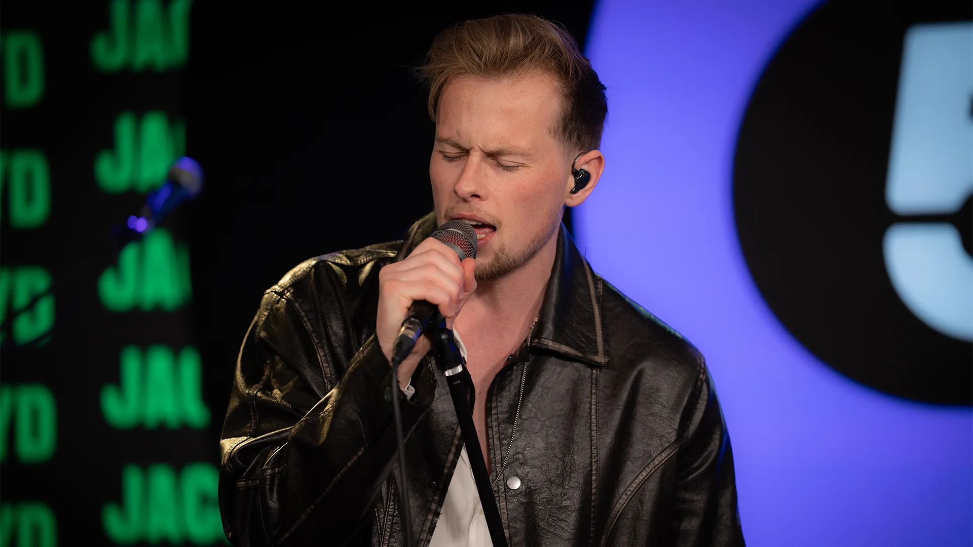 Jack Jarryd doet Sorry I'm Here For Someone Else van Benson Boone