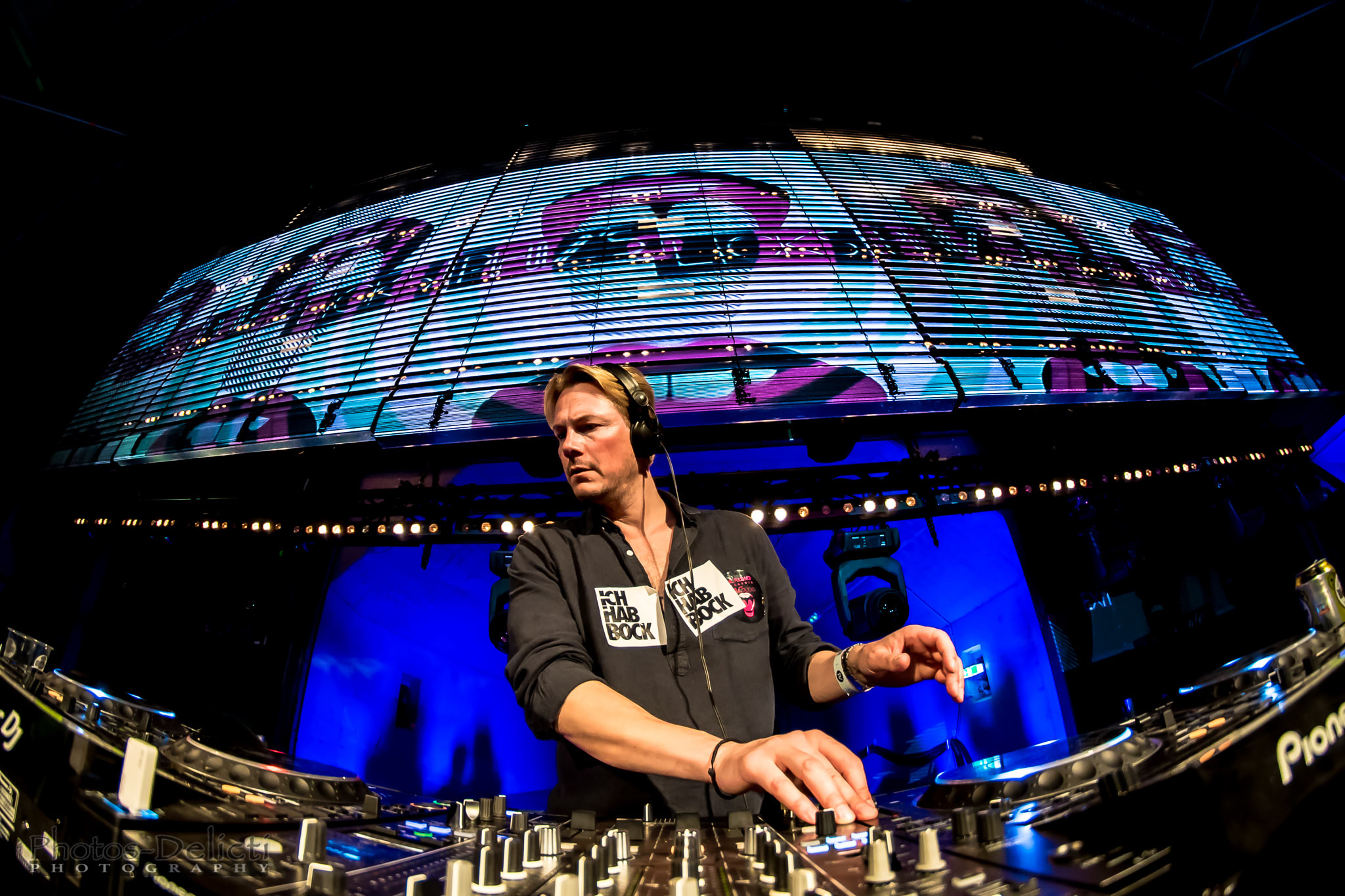 Gekraakt: Phil Fuldner - Take Me