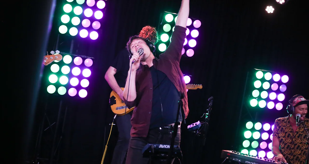 Terug naar de 10's met hét Olympische Spelen-anthem van Handsome Poets!