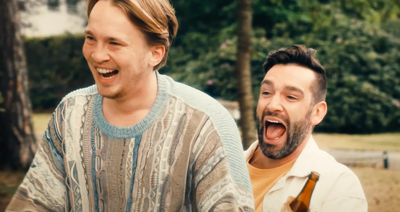 Snelle en Metejoor releasen vrolijke zomerse single: Kijk Ons Nou ☀️