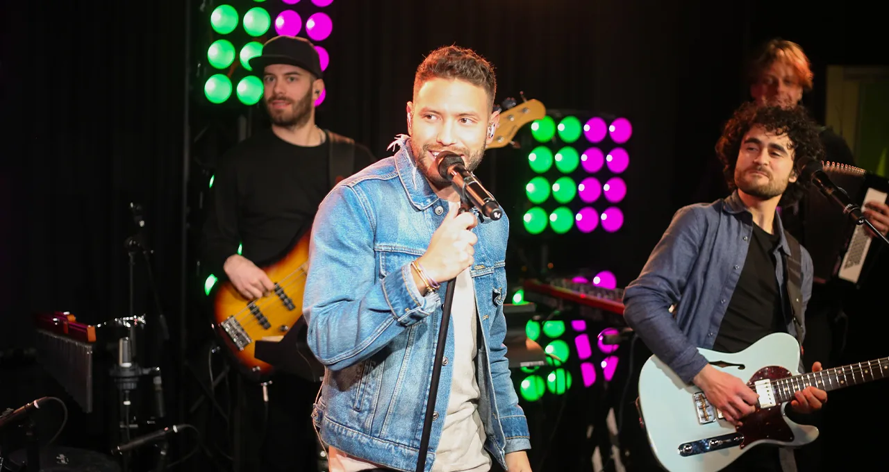 Heeeeerlijk! Rolf Sanchez doet Ven Ven live in de Ochtendshow