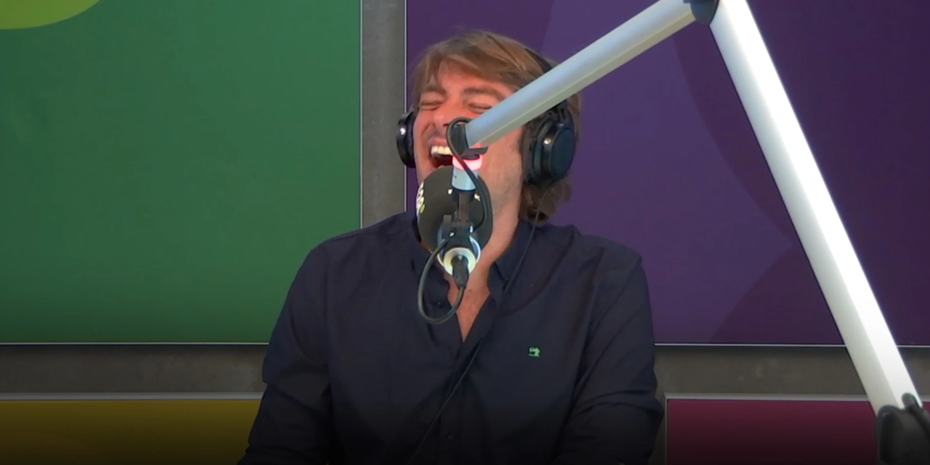 Hilarisch! Frank over het wel of geen scheten laten bij zijn zoon...