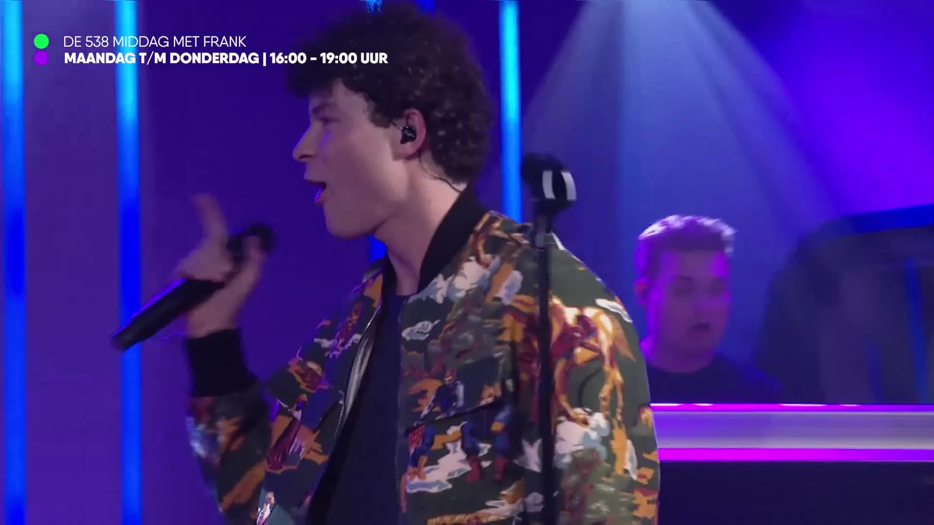 Raffie gaat lekker met zijn single Aan!