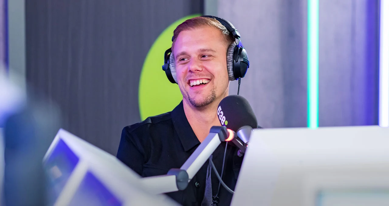 GEMAAKT: Armin van Buuren, Avian Grays ft. Jordan Shaw - Something Real