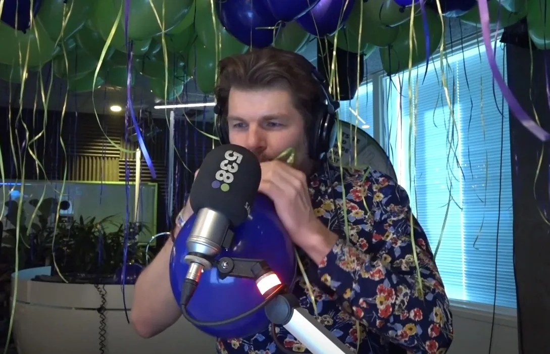 'Ik ben helemaal high!' Sander aan de helium | Het 538 Weekoverzicht #13