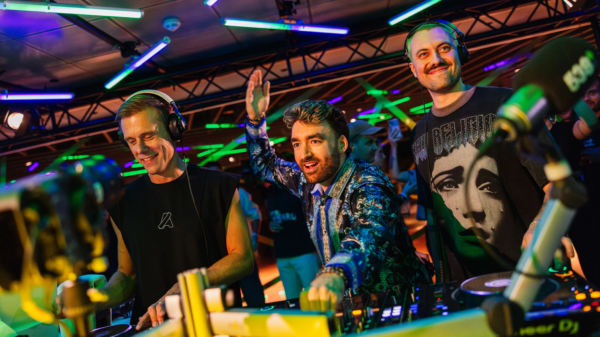 Armin van Buuren B3B met Marlon Hoffstadt & Oliver Heldens