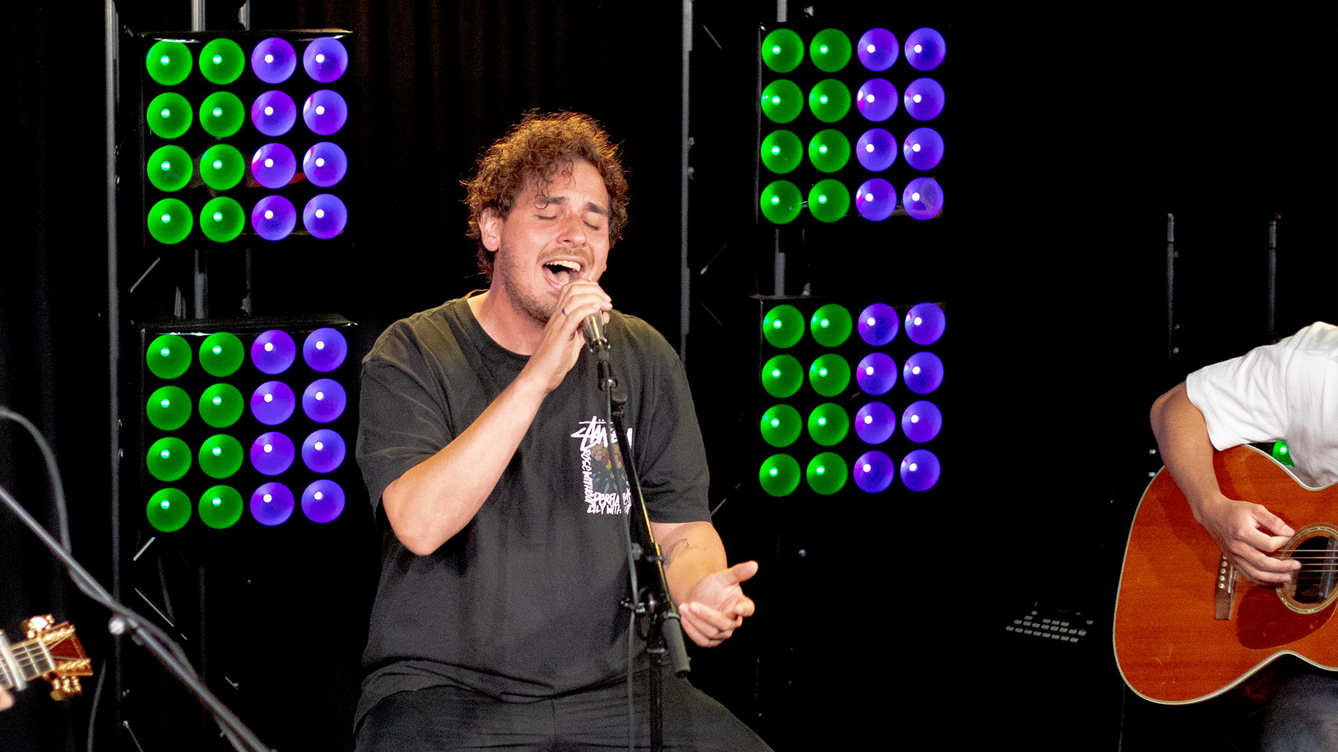 Nielson covert 90's-hit van Gabrielle 