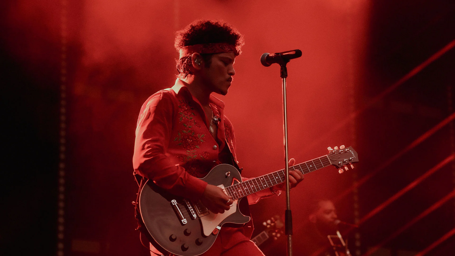 Bruno Mars overtreft alle verwachtingen in de Johan Cruijff ArenA 🤩