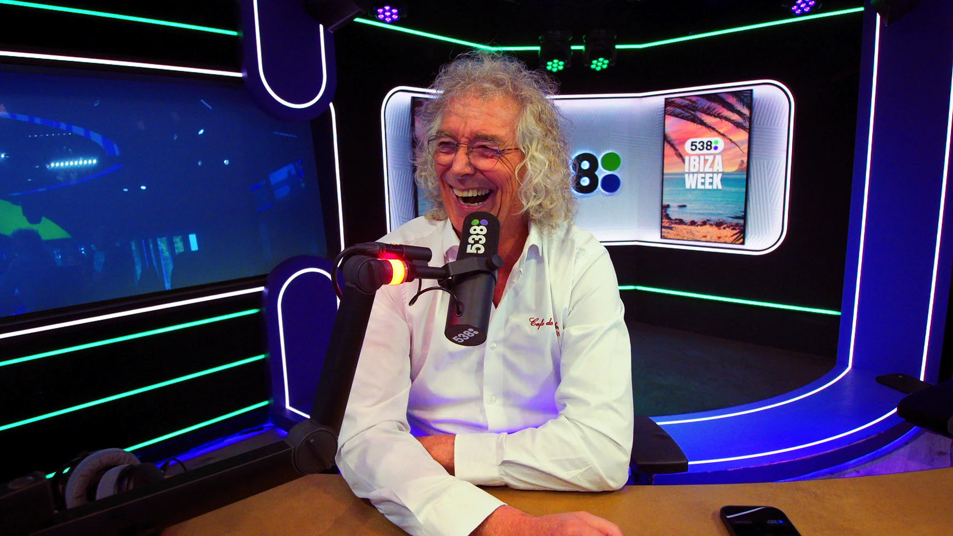 Weer lachen om een nieuwe mop van Arie 😂🐔