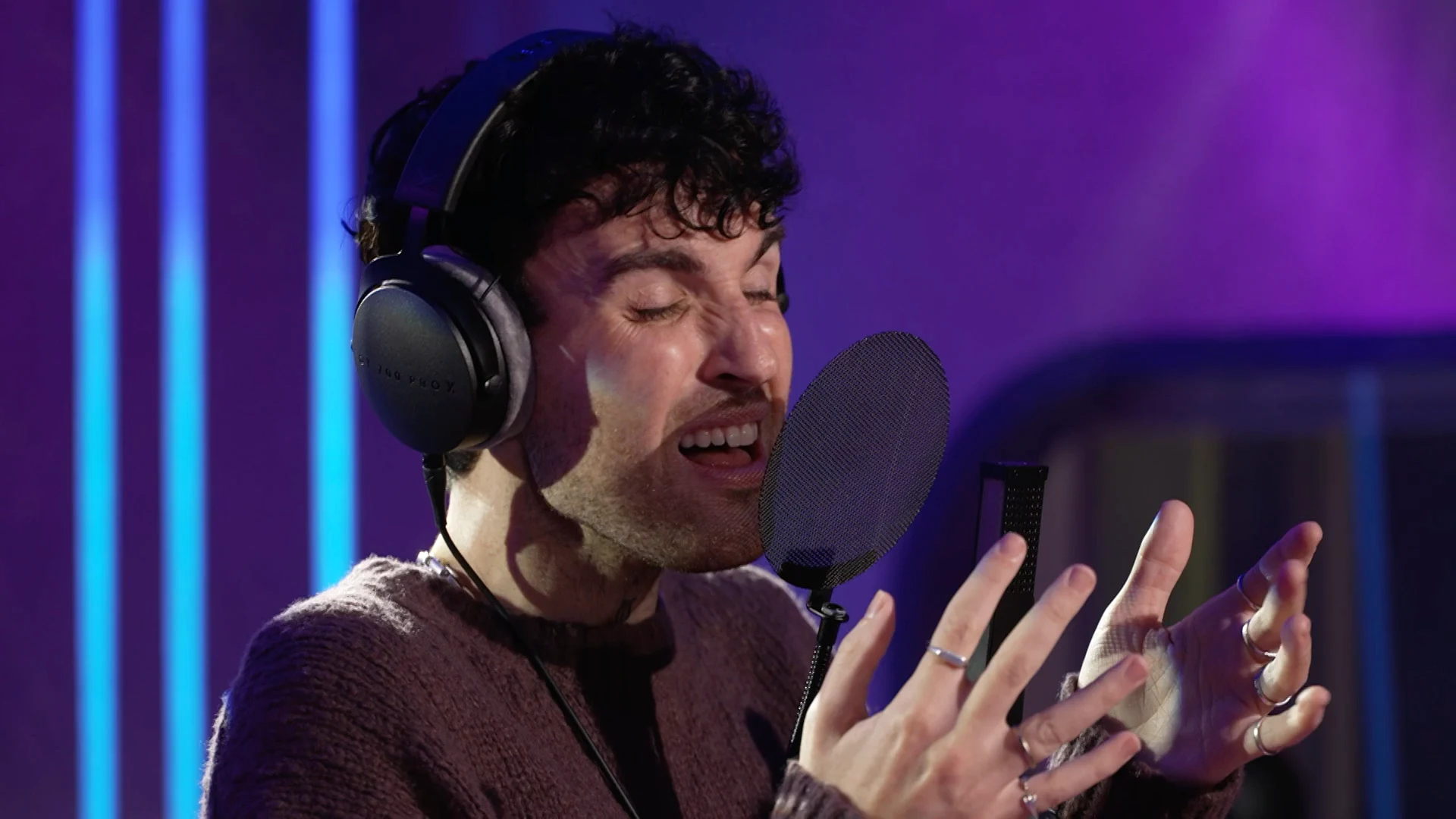 Duncan Laurence speelt nieuwste single Rest In Peace live!