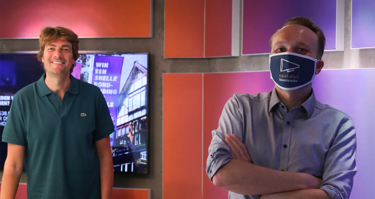 Hoe Arjen Lubach genaaid werd nadat hij meeschreef aan deze monsterhit