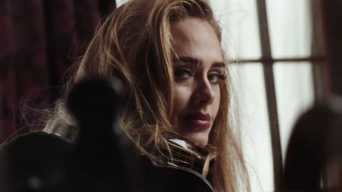 Adele is ein-de-lijk terug met nieuwe muziek!
