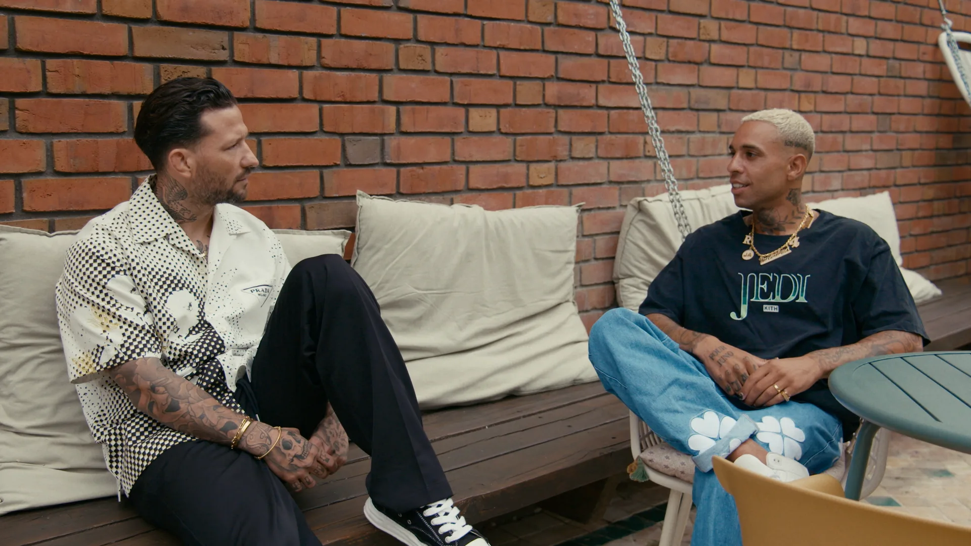 Kraantje Pappie zoekt Bizzey op in Home of Hits!