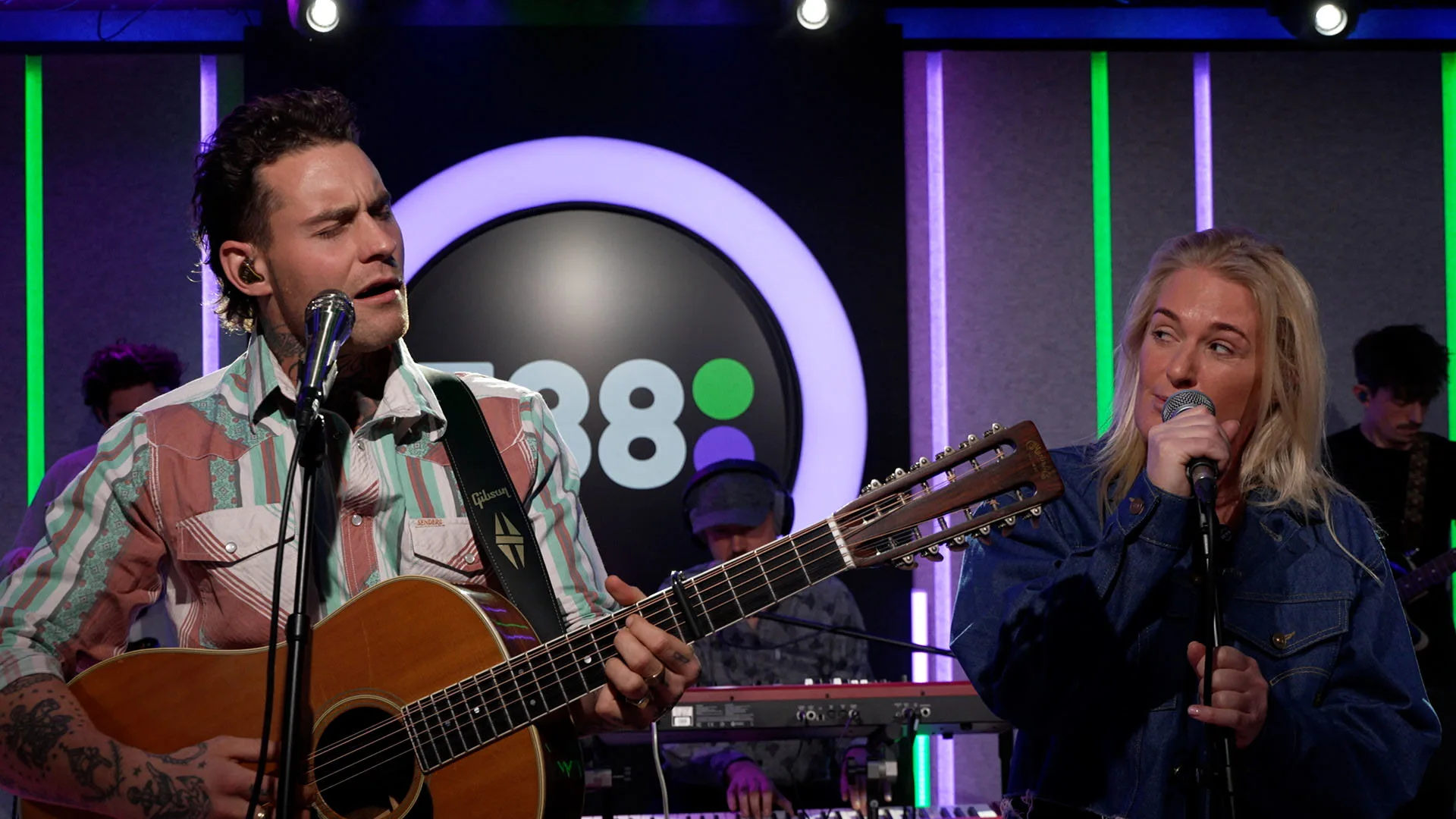 Douwe Bob & Miss Montreal doen Please Just Come Home voor het eerst op de radio bij Edwin Evers 🎄