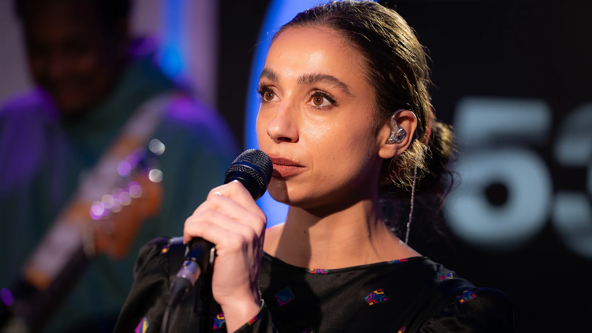 Nona doet nieuwste single Don't Break My Heart live bij Evers & co.