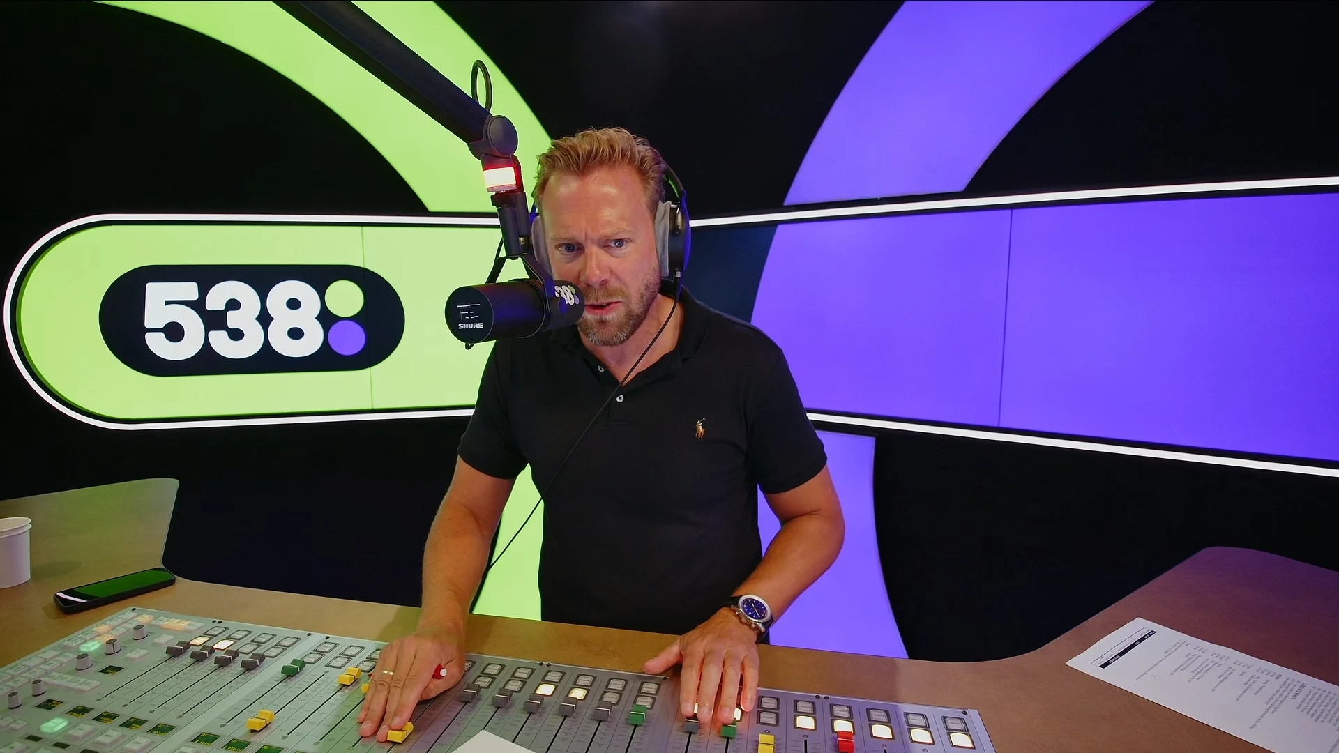 Vliegtuigspotter Sander hoopt een glimp op te vangen van vliegtoestel Donald Trump