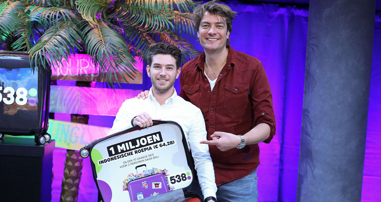 Nick wint een miljoen en gaat naar...